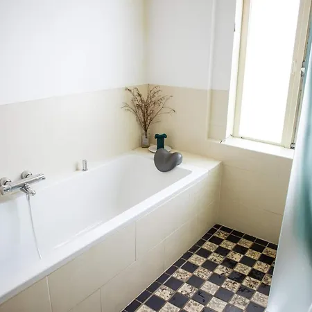 Gehele Verdieping In Herenhuis Homestay